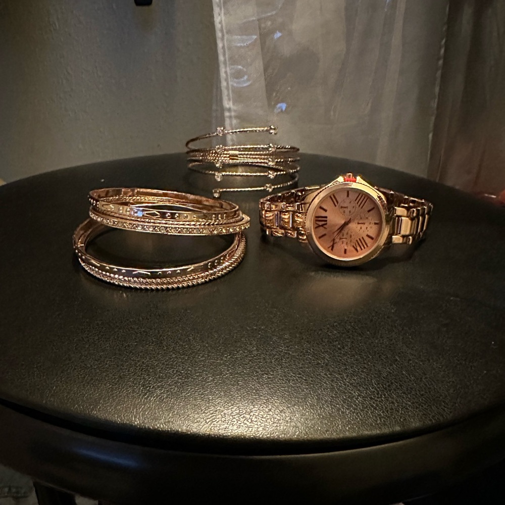 rose gold watch and bracelet set !